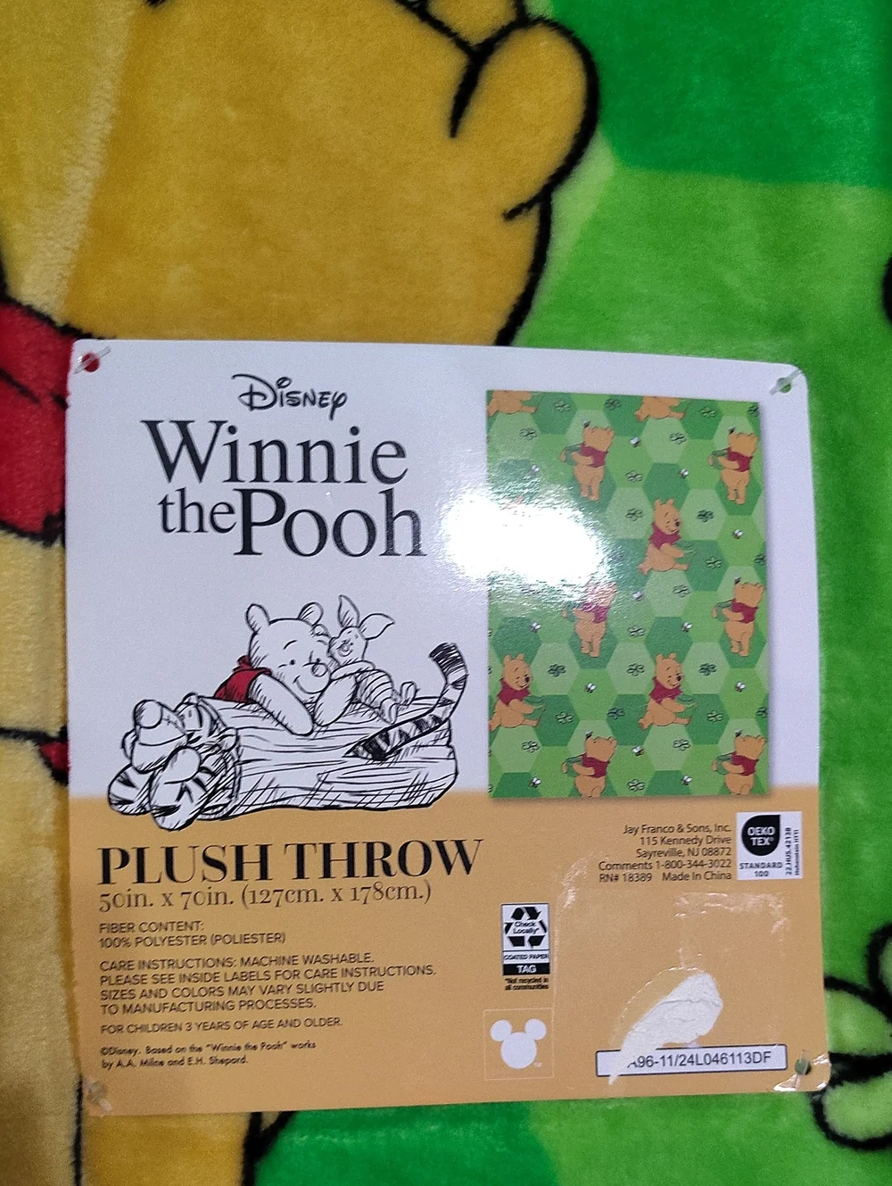 🧸 Disney Winnie the Pooh Plush Throw Blanket – Super Soft & Cozy 🍯